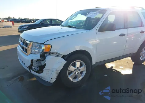 2012 Ford Escape Xls z USA, uszkodzony, nr VIN 1FMCU0C79CKB33807